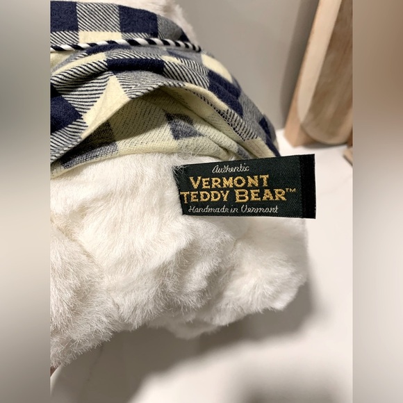 Vermont Teddy Bear - Picture 4 of 4